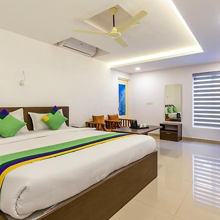Hotel Treebo Trend Airport Avenue Plaza Cochin Airport à Kochi Extérieur photo