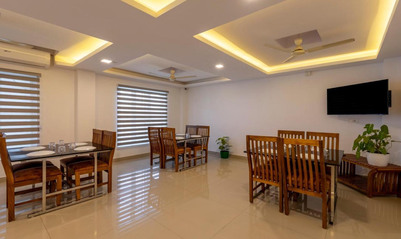 Hotel Treebo Trend Airport Avenue Plaza Cochin Airport à Kochi Extérieur photo