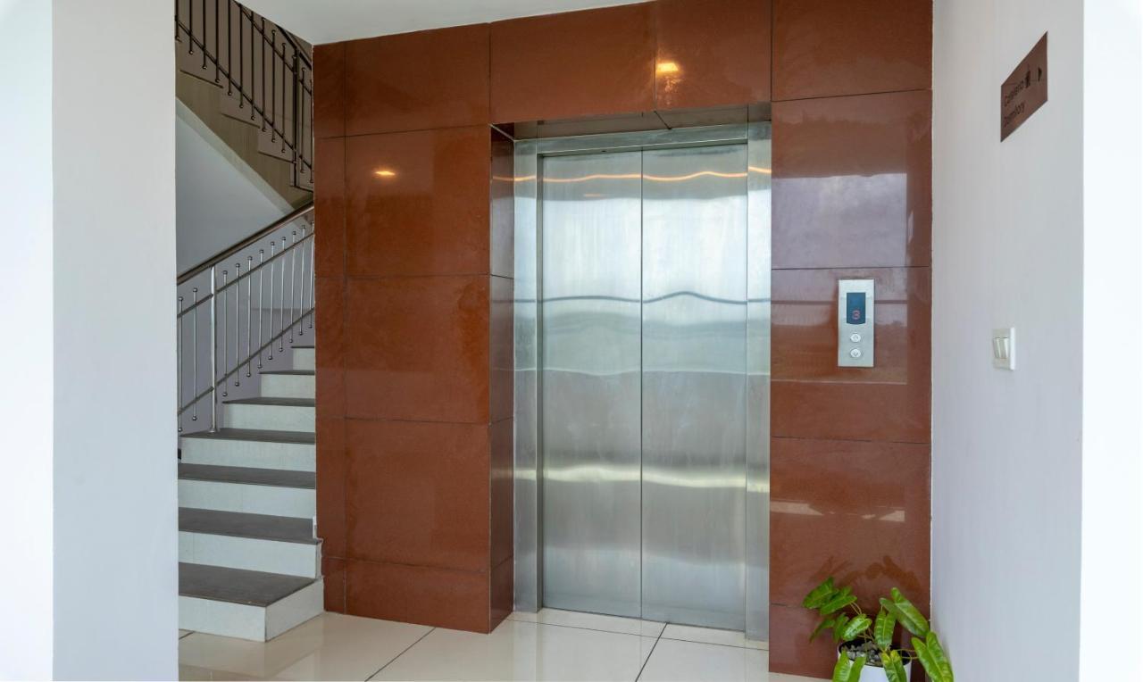 Hotel Treebo Trend Airport Avenue Plaza Cochin Airport à Kochi Extérieur photo
