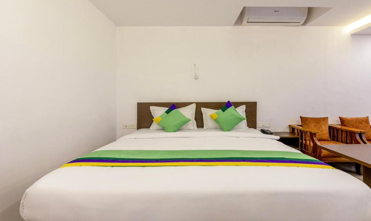 Hotel Treebo Trend Airport Avenue Plaza Cochin Airport à Kochi Extérieur photo