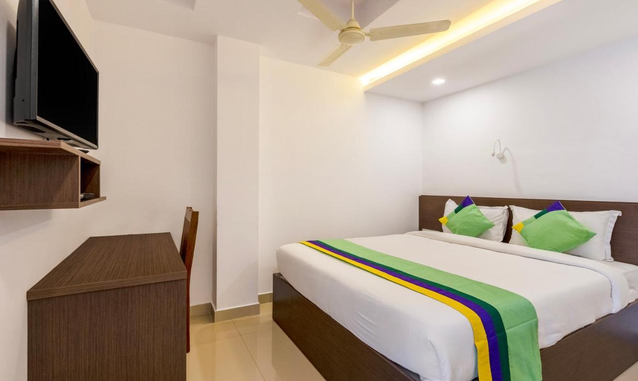 Hotel Treebo Trend Airport Avenue Plaza Cochin Airport à Kochi Extérieur photo