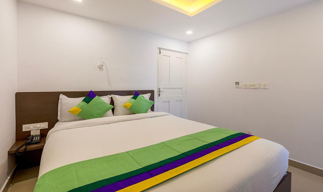 Hotel Treebo Trend Airport Avenue Plaza Cochin Airport à Kochi Extérieur photo