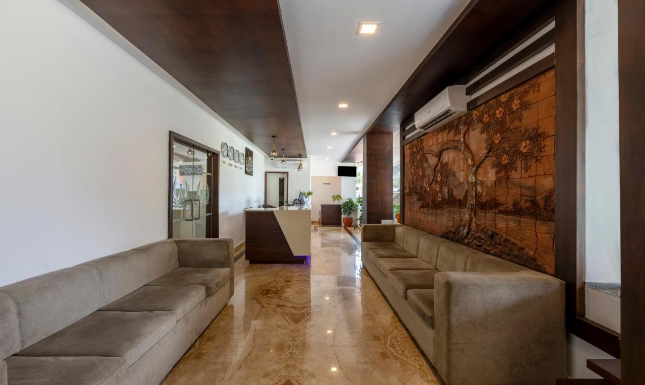Hotel Treebo Trend Airport Avenue Plaza Cochin Airport à Kochi Extérieur photo